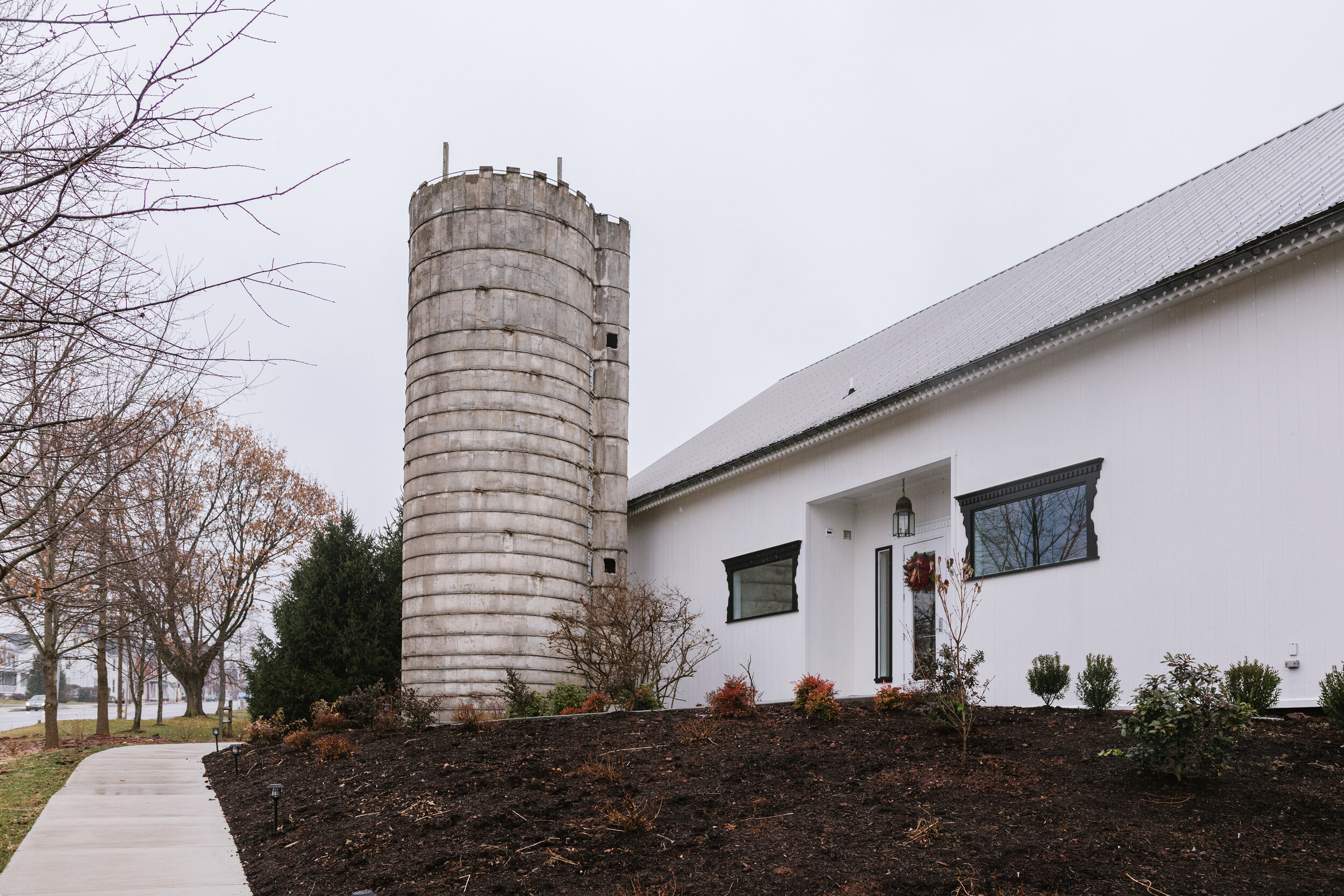 the tannery barn | modern white barn maryland wedding venue