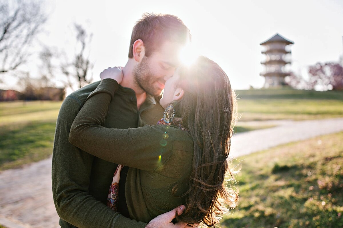 urban-row-photo-patterson-park-engagement_0001.jpg