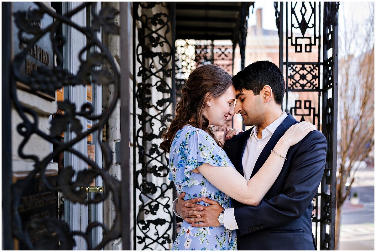 urban-row-photo-romantic-mt-vernon-baltimore-engagement_0015.jpg