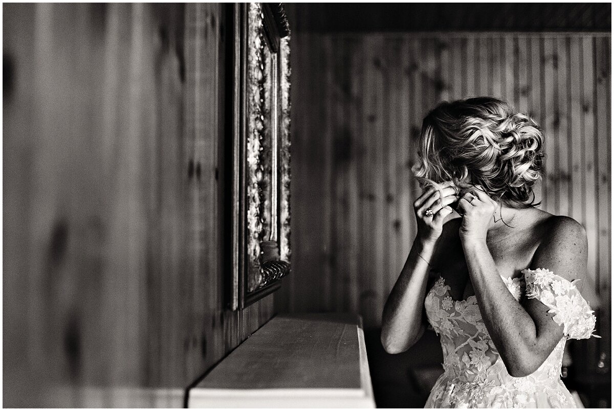 urban-row-photo-bride-getting-ready-at-harwood-farm-wedding_0008.jpg