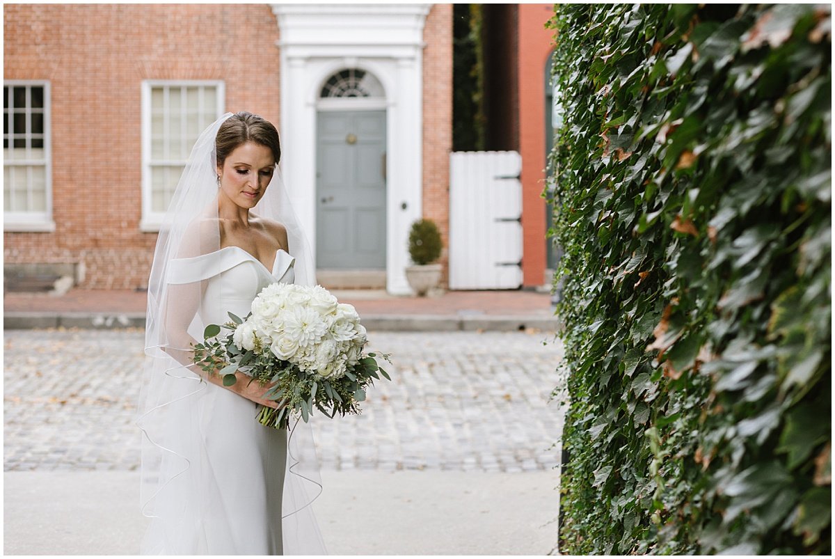 urban-row-photo-baltimore-bride-fells-point-portraits_0024.jpg