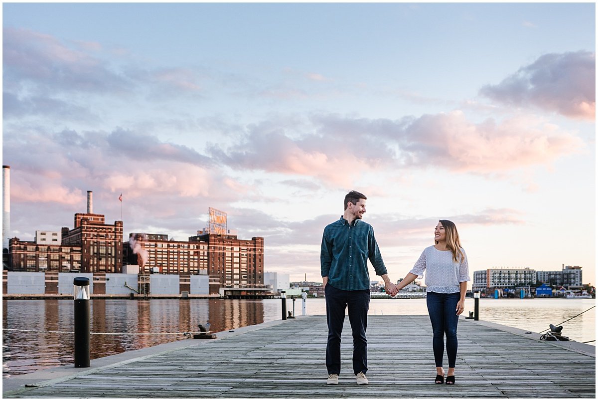 urban-row-photo-candid-fells-point-engagement-photographer_0006.jpg