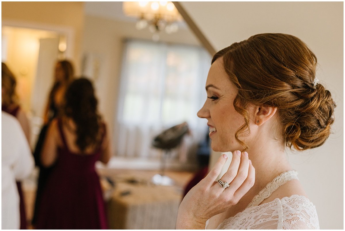 urban-row-photo-rosewood-farms-bride-getting-ready_0007.jpg