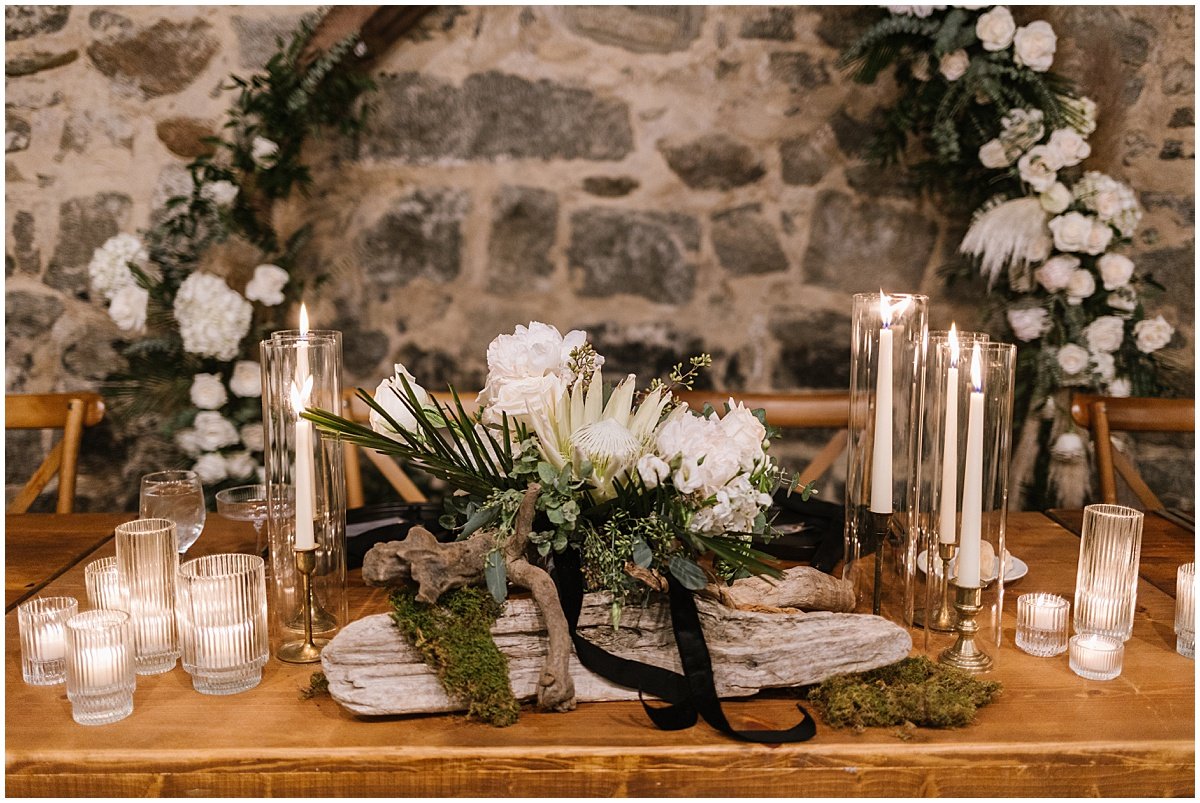 urban-row-photo-modern-wedding-driftwood-head-table_0046.jpg