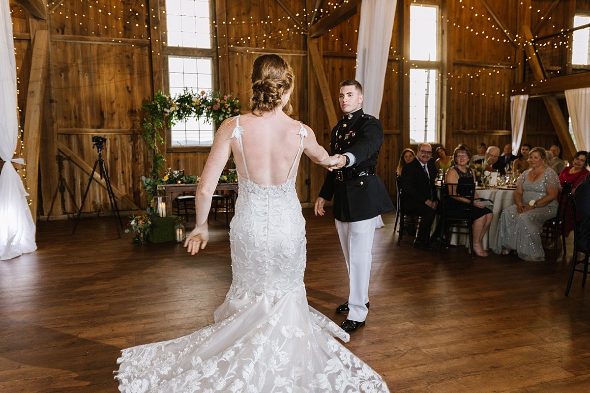 urban-row-photo-wyndridge-farm-reception-first-dance_0046.jpg