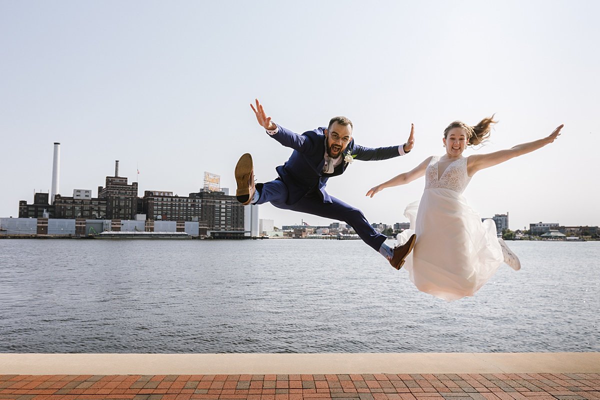 urban-row-photo-fun-candid-baltimore-wedding-photographer_0026.jpg