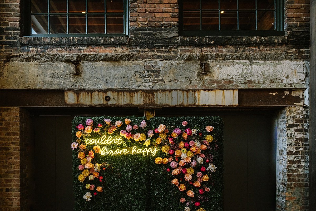 urban-row-photo-boxwood-photo-wall-neon-sign-lounge-setup_0019.jpg