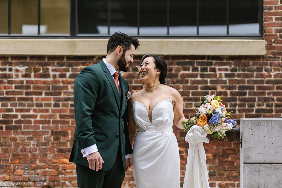 urban-row-photo-candid-genuine-baltimore-wedding-photographer_0043.jpg