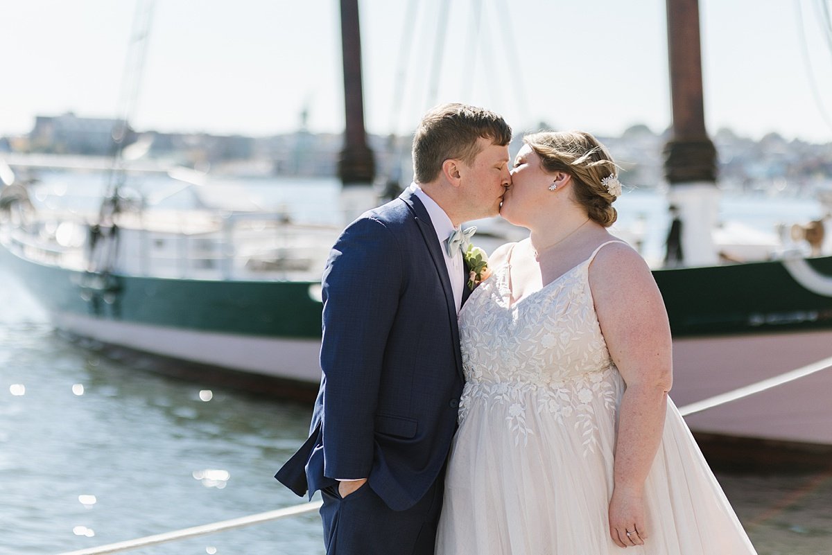 urban-row-photo-maritime-park-wedding-on-the-water-baltimore_0032.jpg